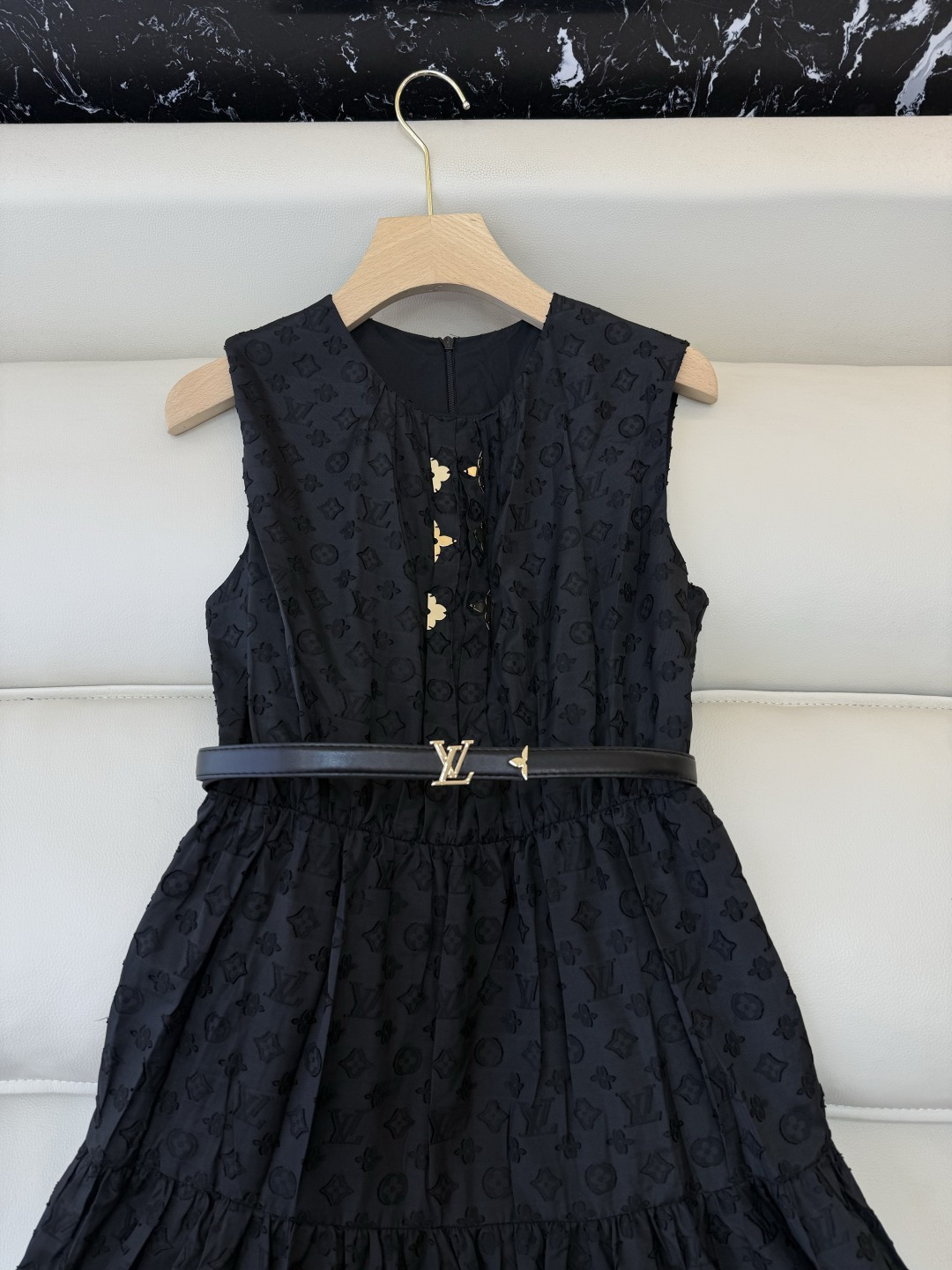 AW060#新款连衣裙‼️L V 提花显瘦修身 连衣裙 黑色 白色 SM L