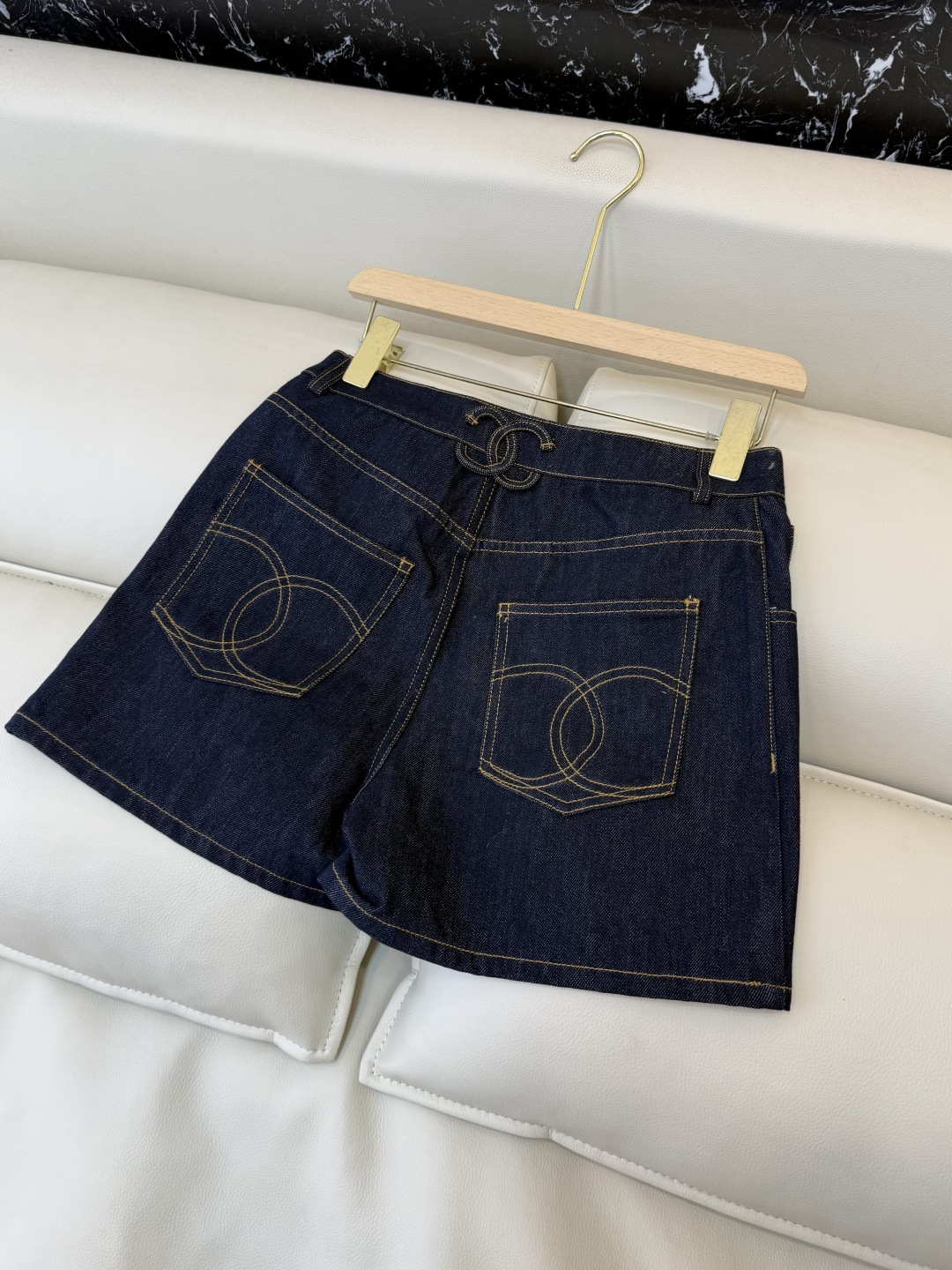 GU053#新款牛仔裤‼️小香 双C 牛仔 短裤 白色 蓝色 黑色 深蓝色 36/38/40