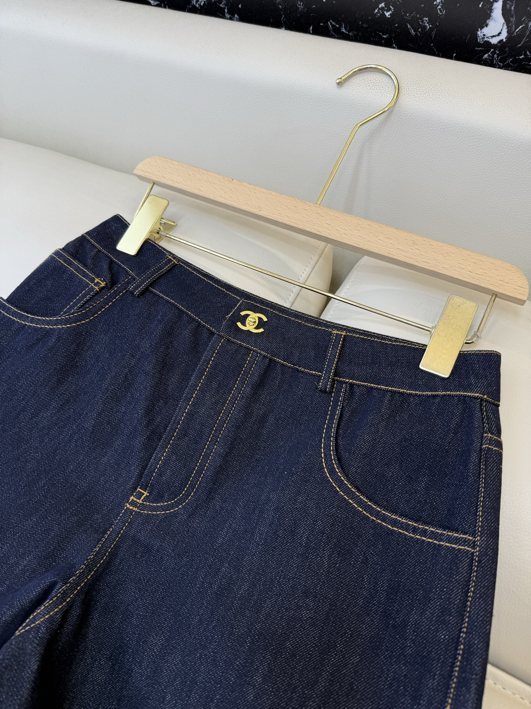 GU053#新款牛仔裤‼️小香 双C 牛仔 短裤 白色 蓝色 黑色 深蓝色 36/38/40