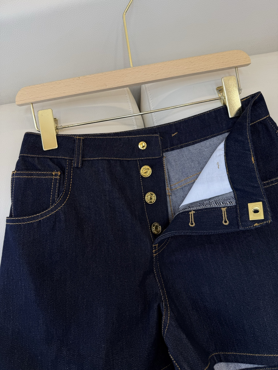 GU053#新款牛仔裤‼️小香 双C 牛仔 短裤 白色 蓝色 黑色 深蓝色 36/38/40