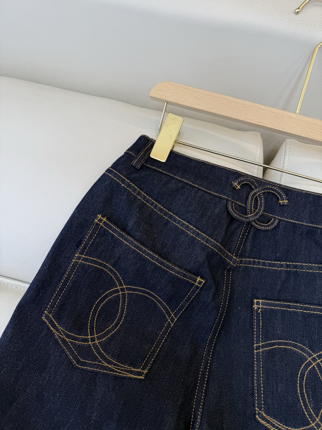 GU053#新款牛仔裤‼️小香 双C 牛仔 短裤 白色 蓝色 黑色 深蓝色 36/38/40