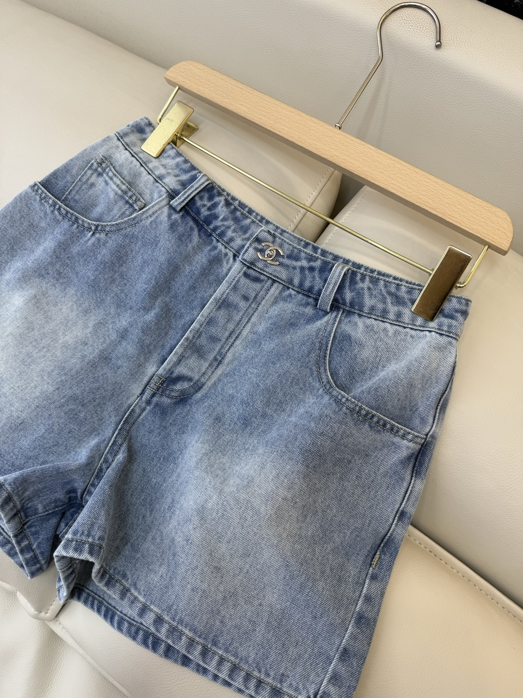 GU053#新款牛仔裤‼️小香 双C 牛仔 短裤 白色 蓝色 黑色 深蓝色 36/38/40