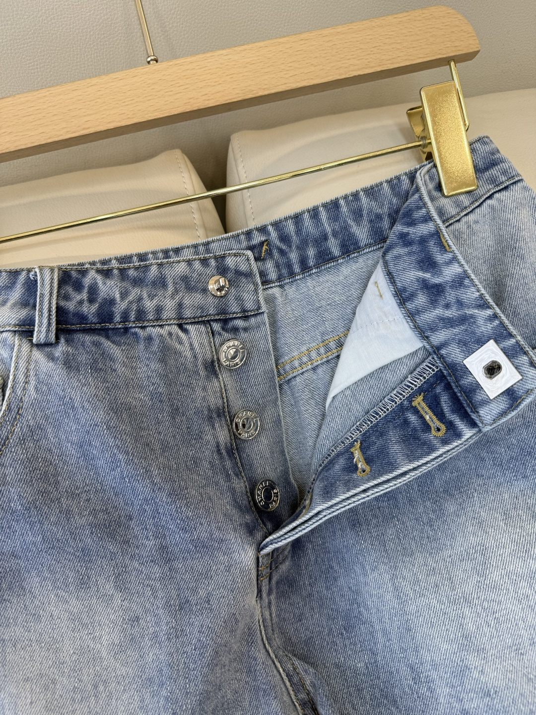 GU053#新款牛仔裤‼️小香 双C 牛仔 短裤 白色 蓝色 黑色 深蓝色 36/38/40