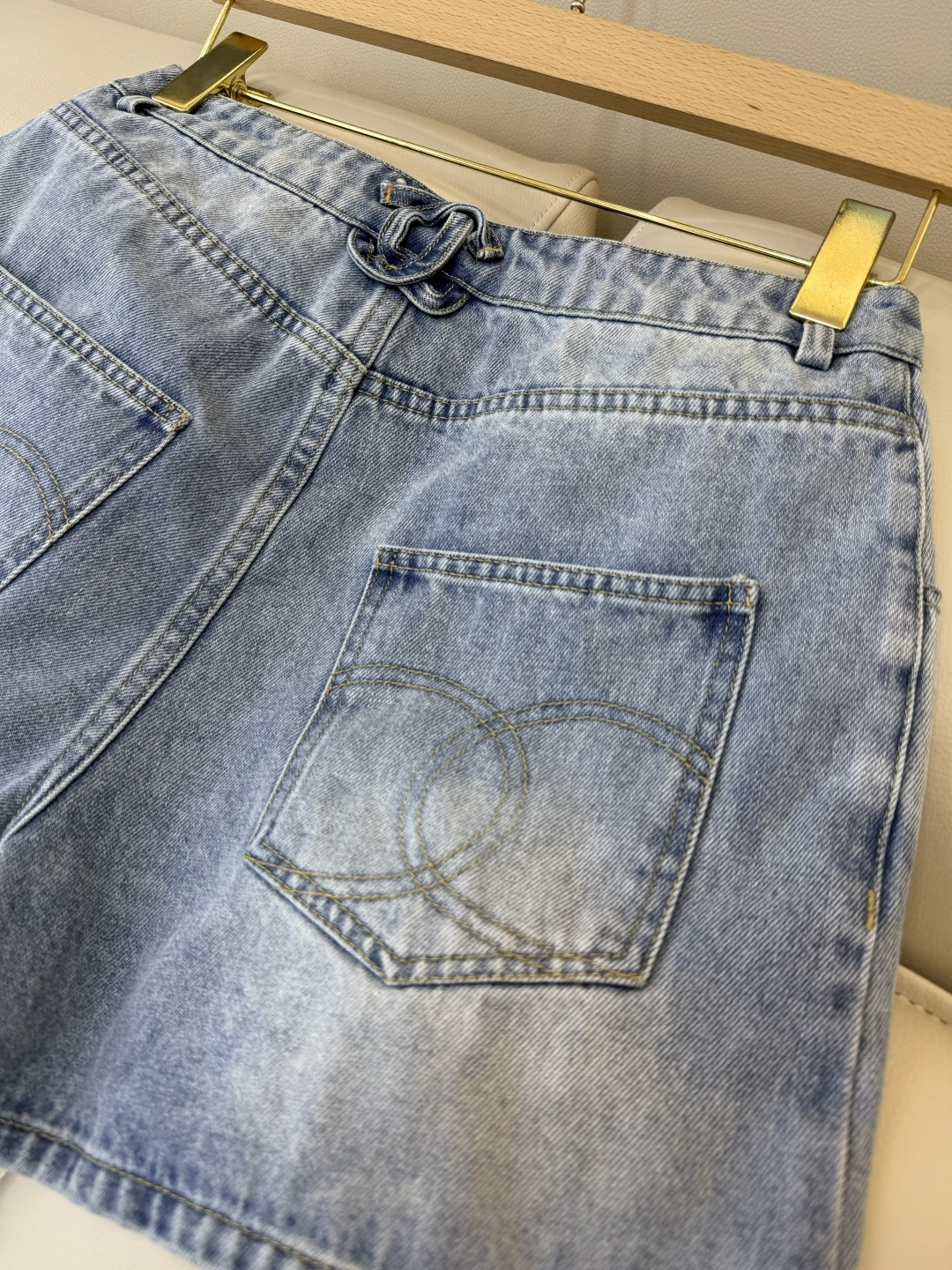 GU053#新款牛仔裤‼️小香 双C 牛仔 短裤 白色 蓝色 黑色 深蓝色 36/38/40