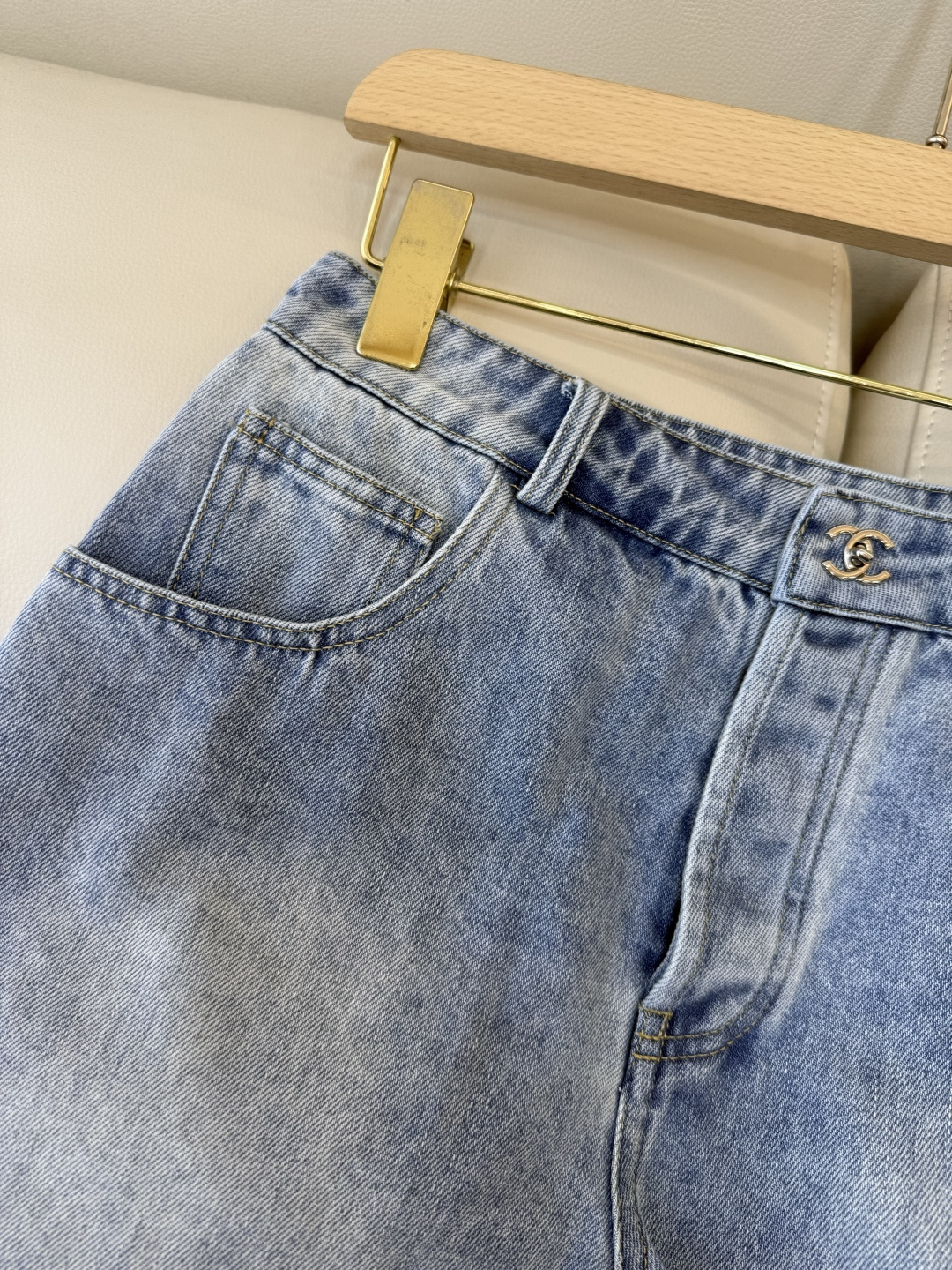 GU053#新款牛仔裤‼️小香 双C 牛仔 短裤 白色 蓝色 黑色 深蓝色 36/38/40