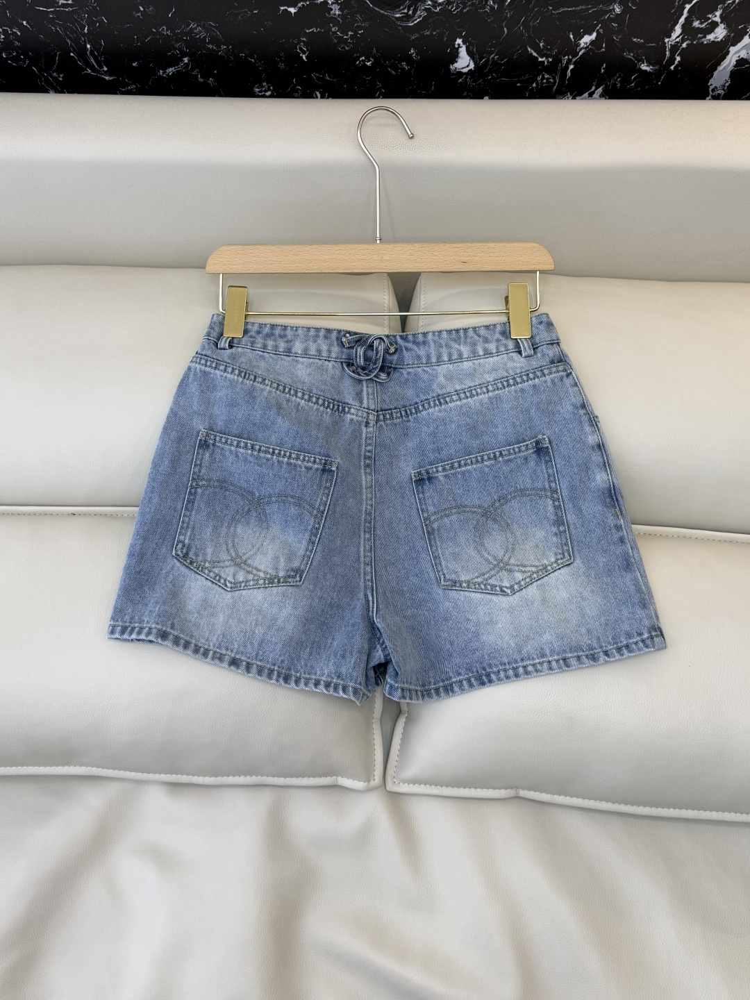 GU053#新款牛仔裤‼️小香 双C 牛仔 短裤 白色 蓝色 黑色 深蓝色 36/38/40