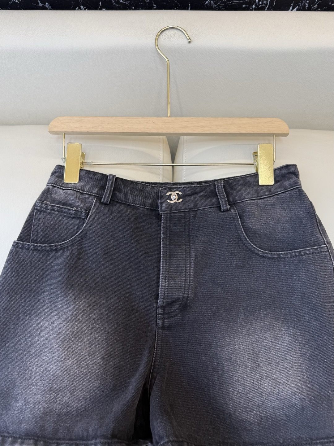 GU053#新款牛仔裤‼️小香 双C 牛仔 短裤 白色 蓝色 黑色 深蓝色 36/38/40