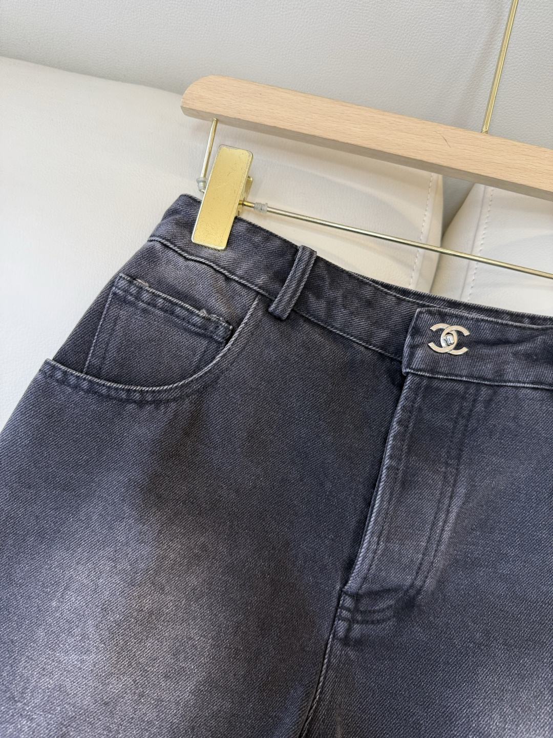 GU053#新款牛仔裤‼️小香 双C 牛仔 短裤 白色 蓝色 黑色 深蓝色 36/38/40