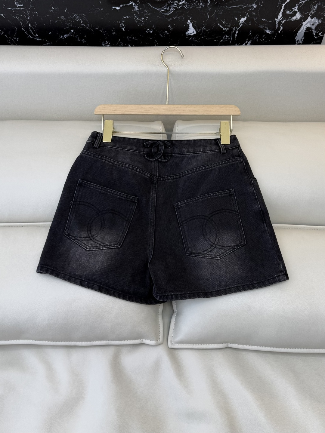 GU053#新款牛仔裤‼️小香 双C 牛仔 短裤 白色 蓝色 黑色 深蓝色 36/38/40