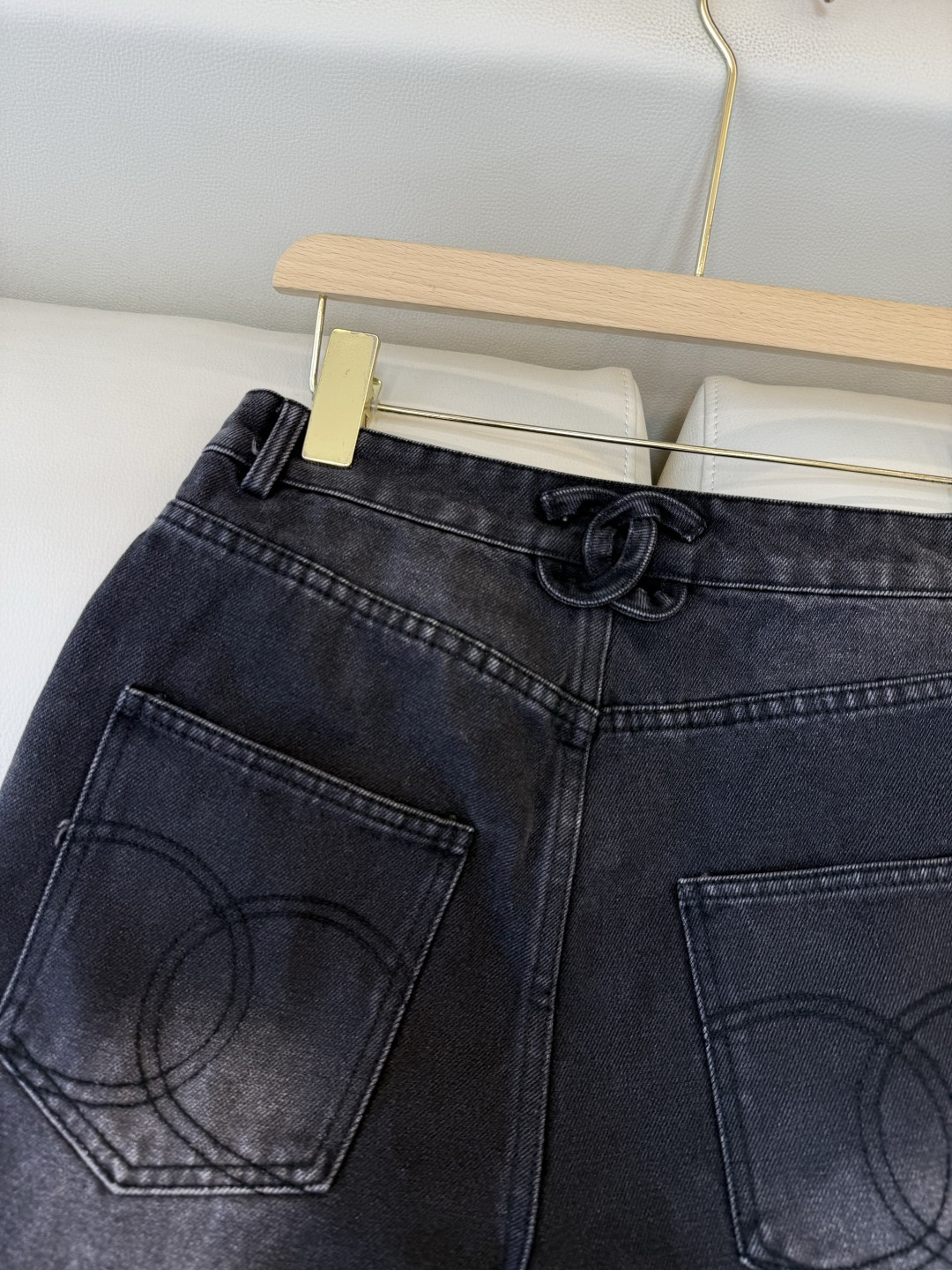 GU053#新款牛仔裤‼️小香 双C 牛仔 短裤 白色 蓝色 黑色 深蓝色 36/38/40