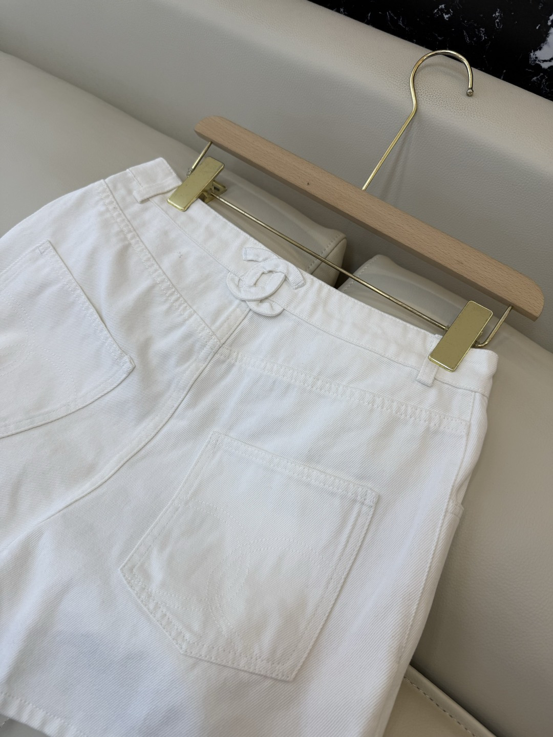 GU053#新款牛仔裤‼️小香 双C 牛仔 短裤 白色 蓝色 黑色 深蓝色 36/38/40