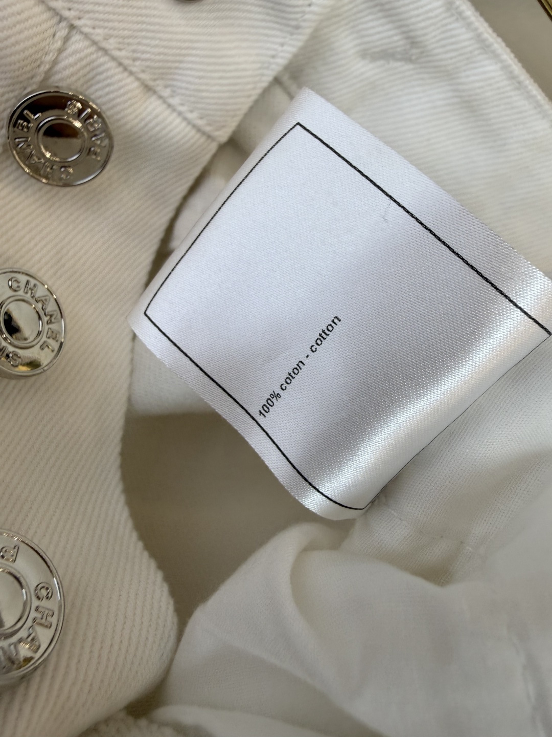 GU053#新款牛仔裤‼️小香 双C 牛仔 短裤 白色 蓝色 黑色 深蓝色 36/38/40