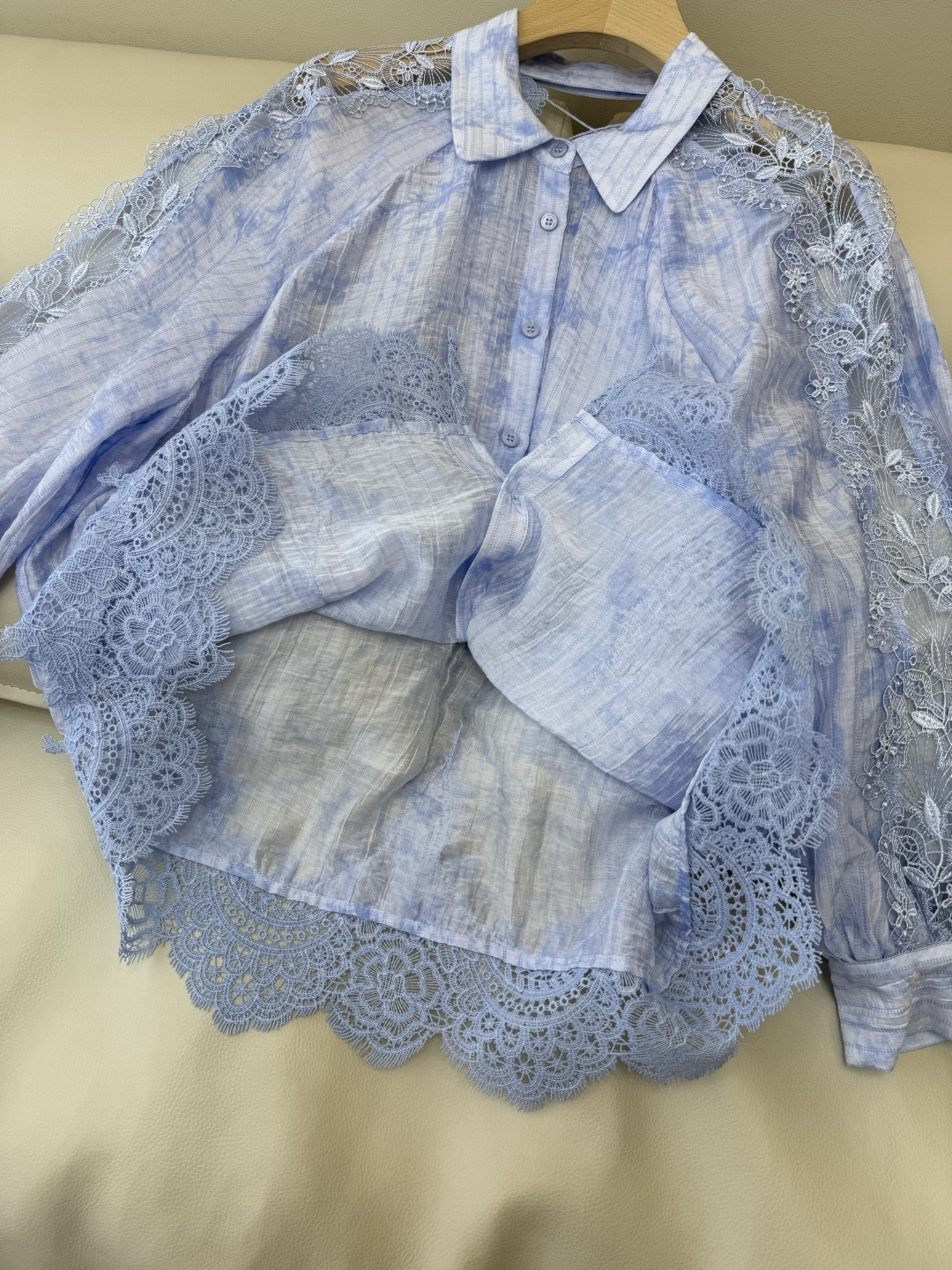 XZ0151#新款衬衫。长袖蕾丝绣花 后背镂空 染色 条纹长袖衬衫 粉色 蓝色 SM LXL