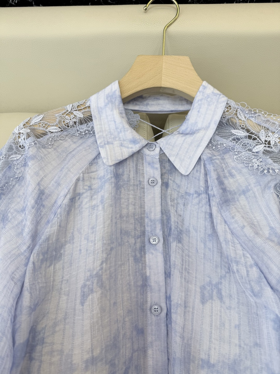 XZ0151#新款衬衫。长袖蕾丝绣花 后背镂空 染色 条纹长袖衬衫 粉色 蓝色 SM LXL