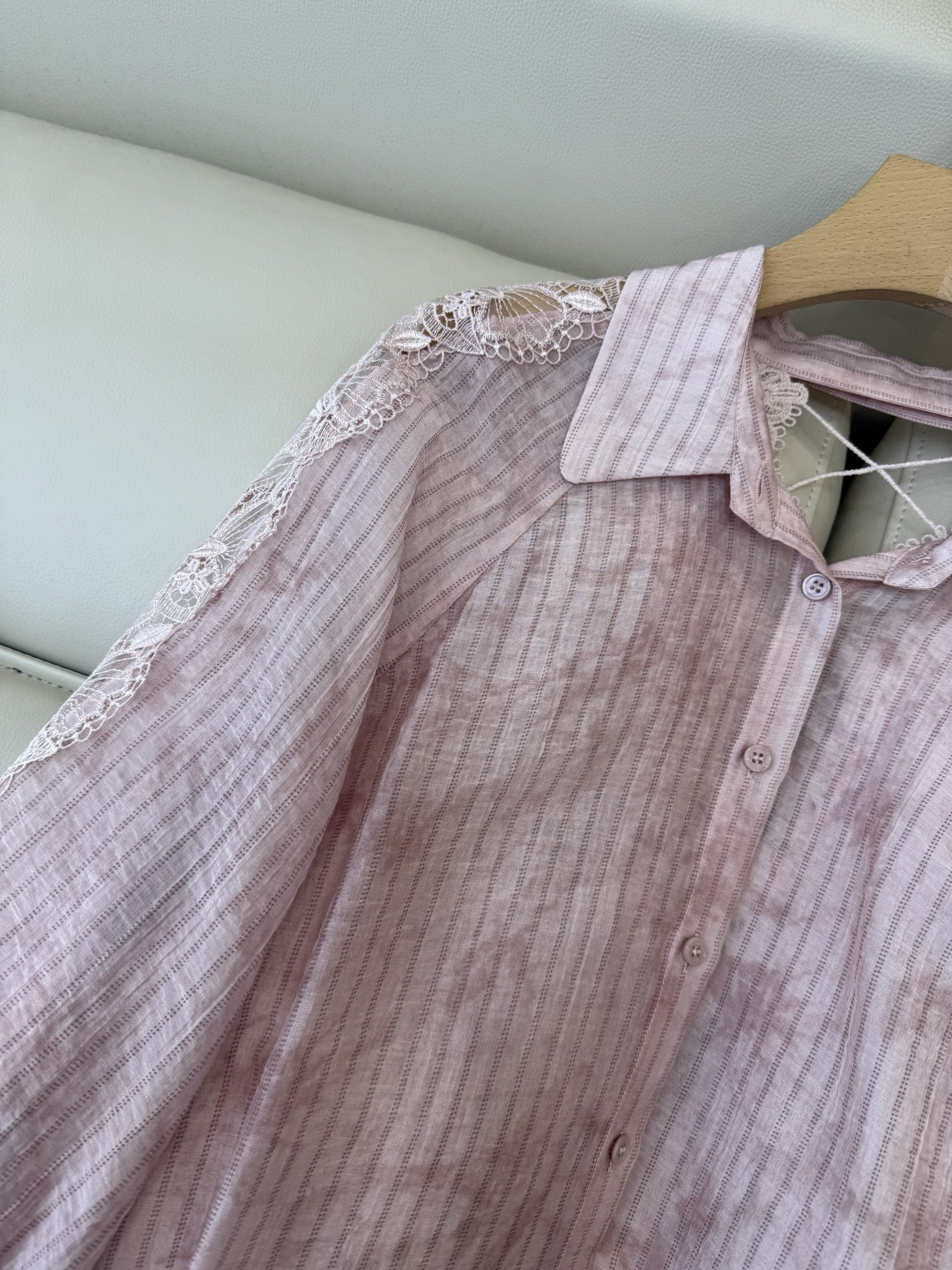 XZ0151#新款衬衫。长袖蕾丝绣花 后背镂空 染色 条纹长袖衬衫 粉色 蓝色 SM LXL