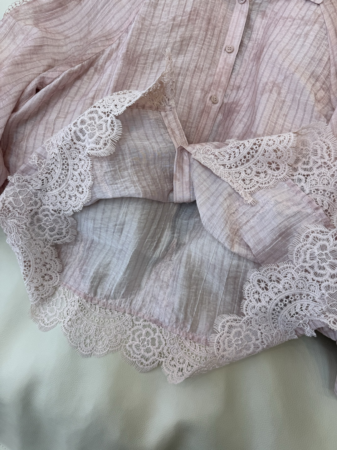 XZ0151#新款衬衫。长袖蕾丝绣花 后背镂空 染色 条纹长袖衬衫 粉色 蓝色 SM LXL