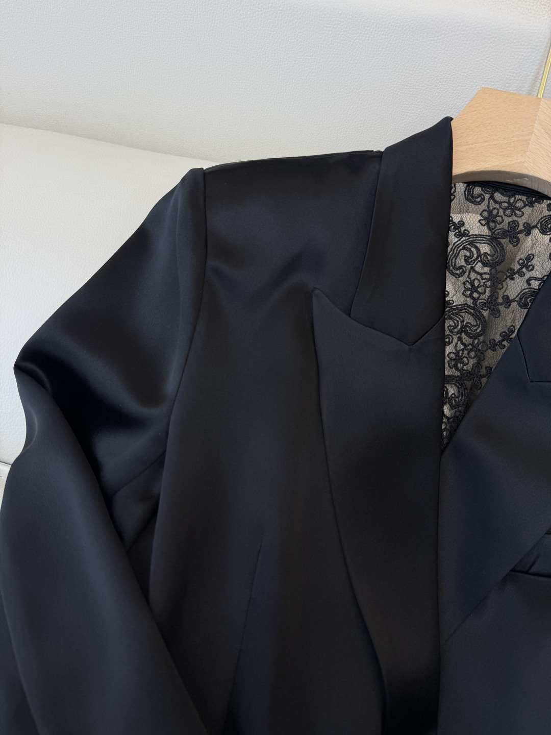 XZ0159#新款外套。YSL 蕾丝绣花镂空 长袖醋酸 外套 黑色 白色 SMLXL