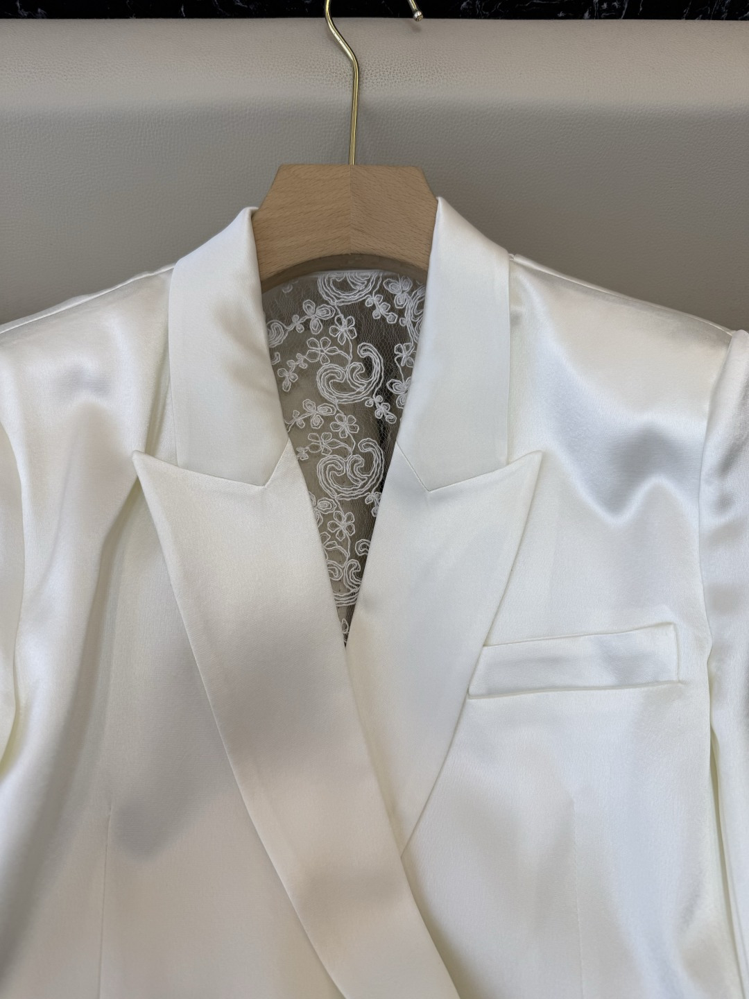 XZ0159#新款外套。YSL 蕾丝绣花镂空 长袖醋酸 外套 黑色 白色 SMLXL