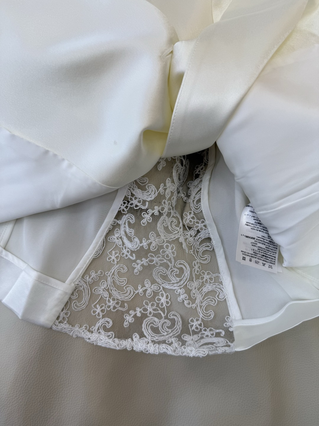 XZ0159#新款外套。YSL 蕾丝绣花镂空 长袖醋酸 外套 黑色 白色 SMLXL