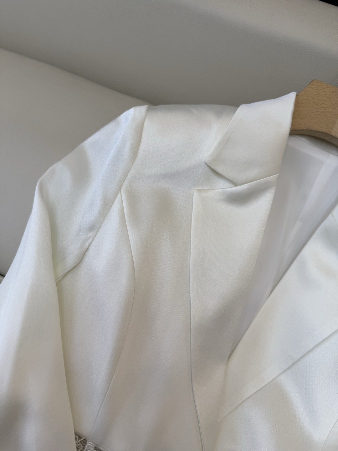 XZ0158#新款外套。YSL 蕾丝绣花镂空 长袖醋酸 外套 黑色 白色 SMLXL