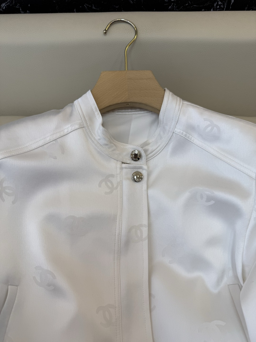 XZ0157#新款外套。Chanel 暗纹 提花 长袖醋酸拉链外套 黑色 白色 SMLXL