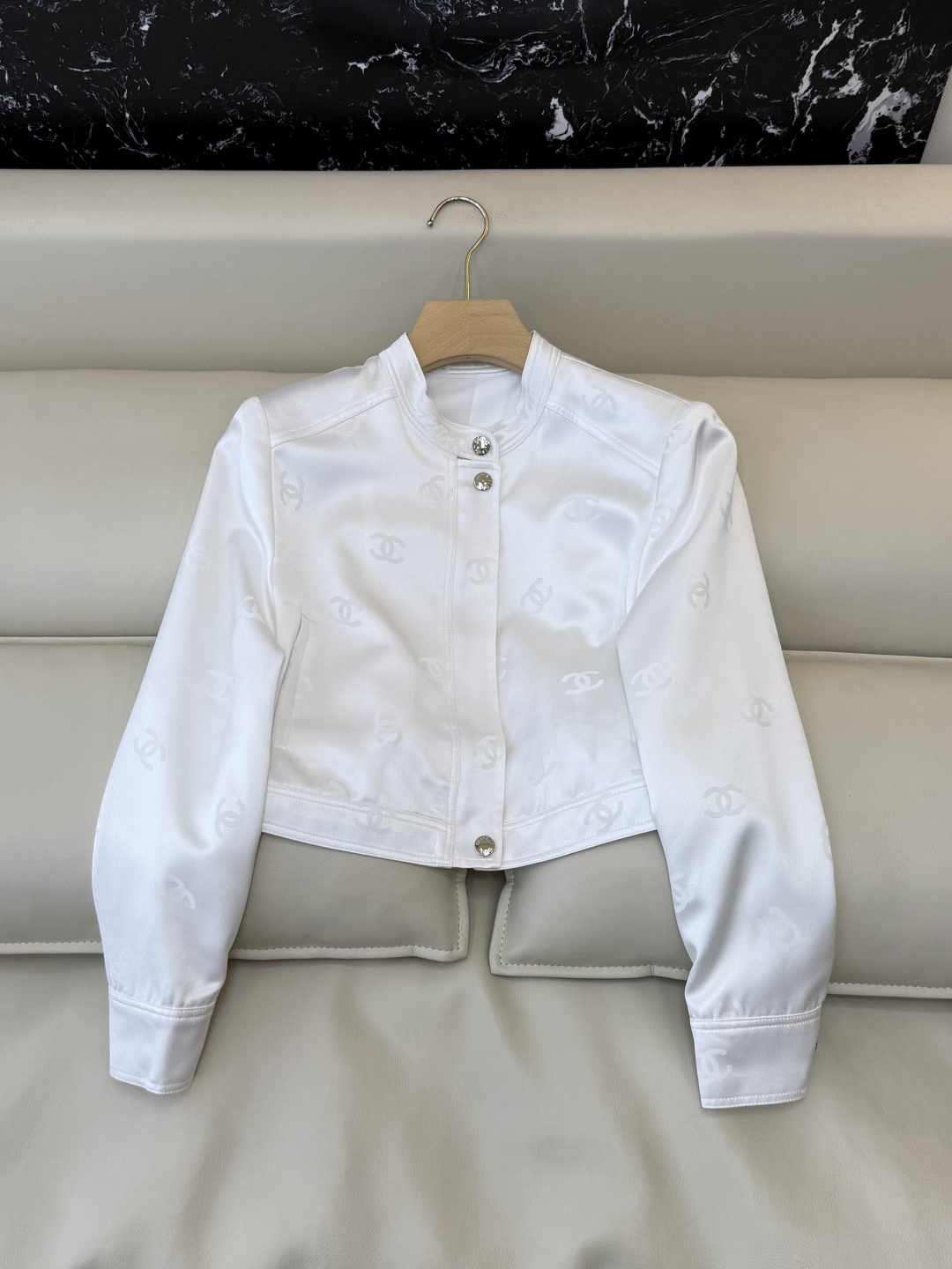 XZ0157#新款外套。Chanel 暗纹 提花 长袖醋酸拉链外套 黑色 白色 SMLXL