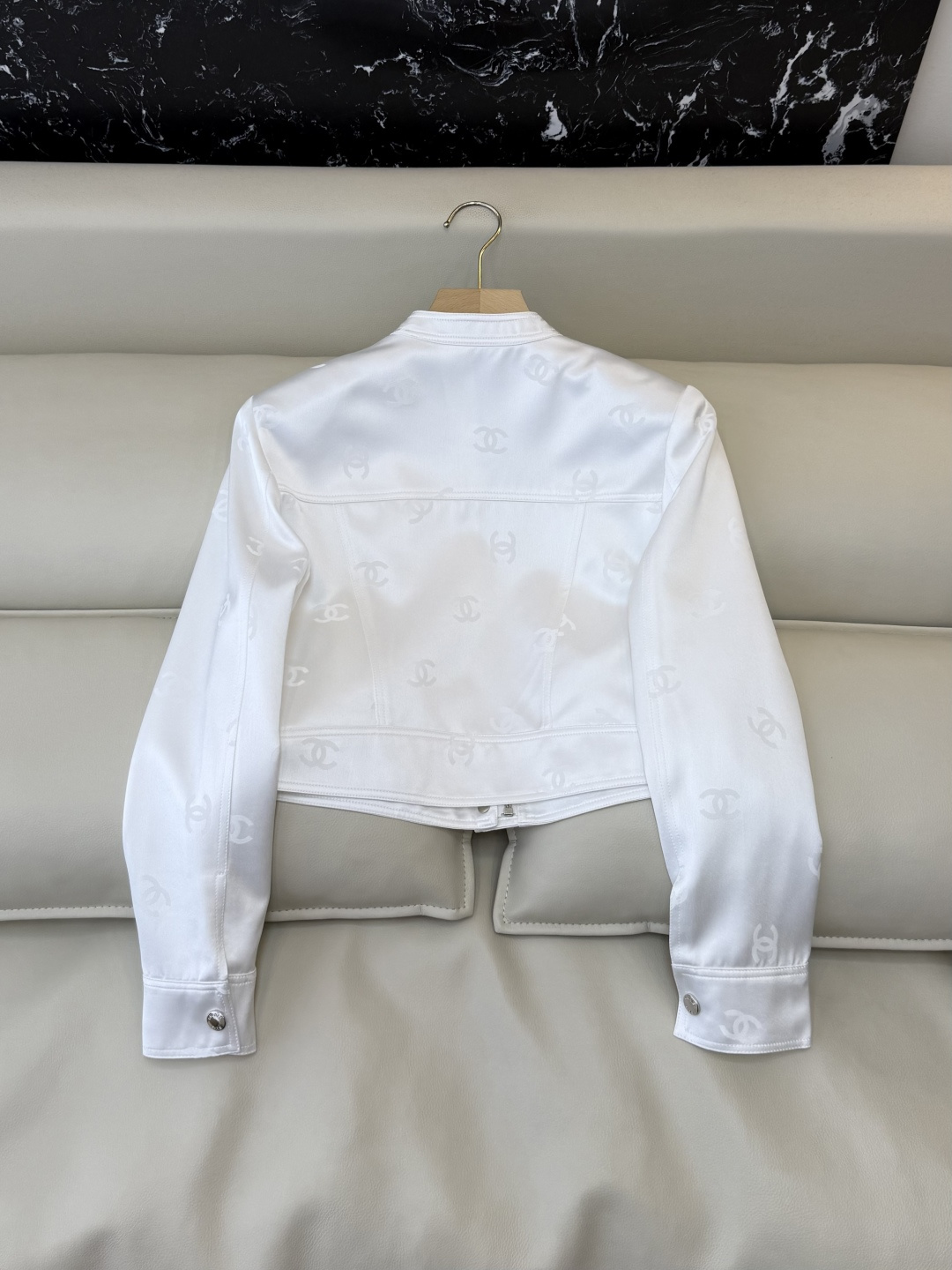 XZ0157#新款外套。Chanel 暗纹 提花 长袖醋酸拉链外套 黑色 白色 SMLXL