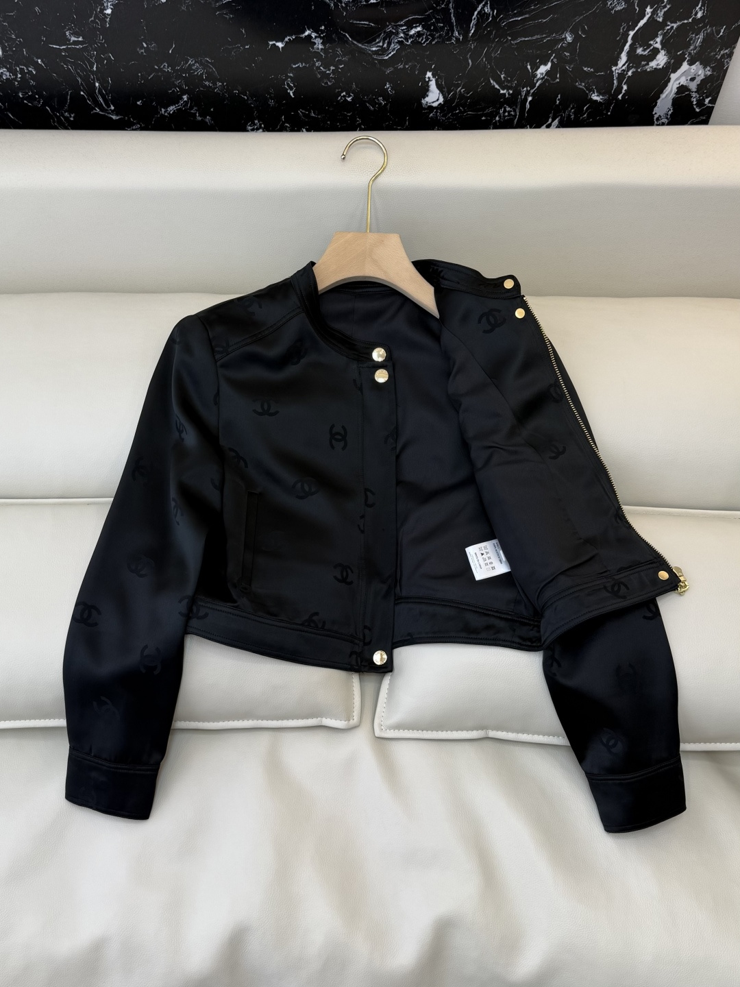 XZ0157#新款外套。Chanel 暗纹 提花 长袖醋酸拉链外套 黑色 白色 SMLXL