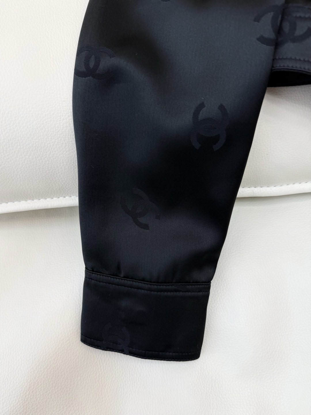 XZ0157#新款外套。Chanel 暗纹 提花 长袖醋酸拉链外套 黑色 白色 SMLXL