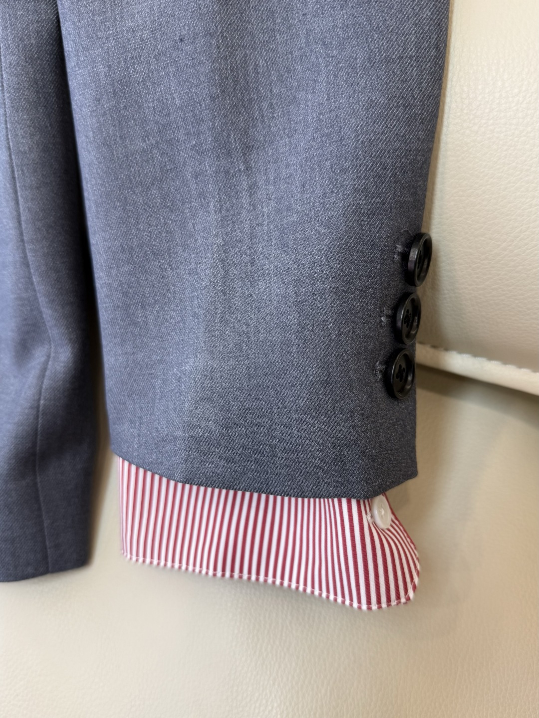 XZ0150#新款套装。Miu 家贴布绣花字母 40%羊毛西装外套➕半裙套装 灰色 SMLXL