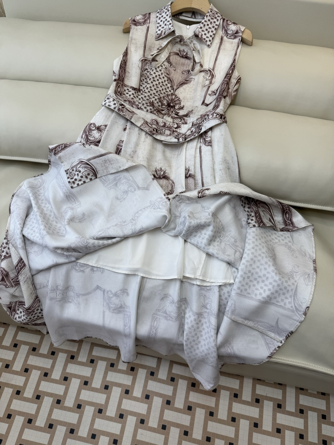 BS1163#新款连衣裙。Max 顶级版 100% 天丝 无袖印花连衣裙 36/38/40/42