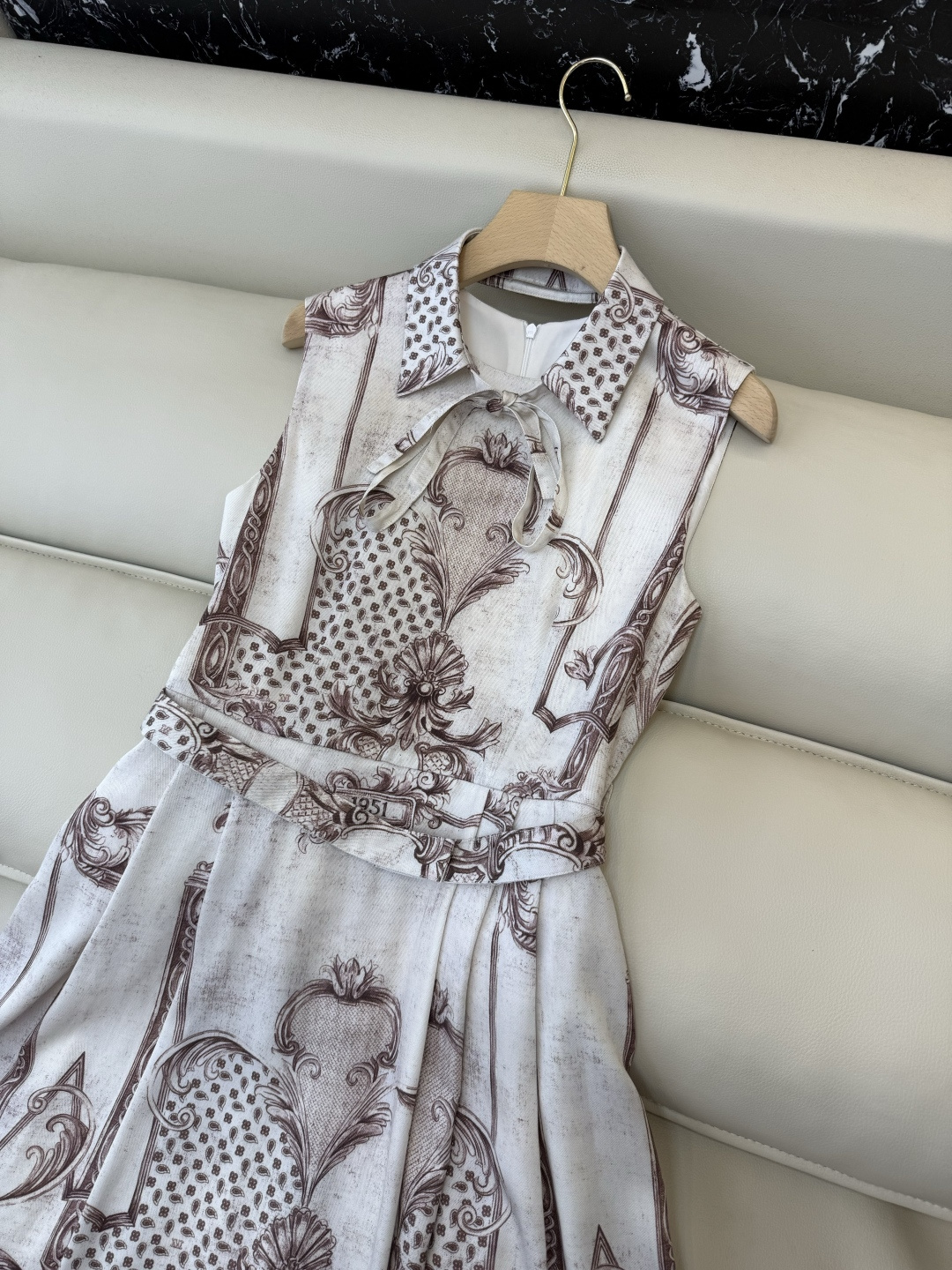 BS1163#新款连衣裙。Max 顶级版 100% 天丝 无袖印花连衣裙 36/38/40/42