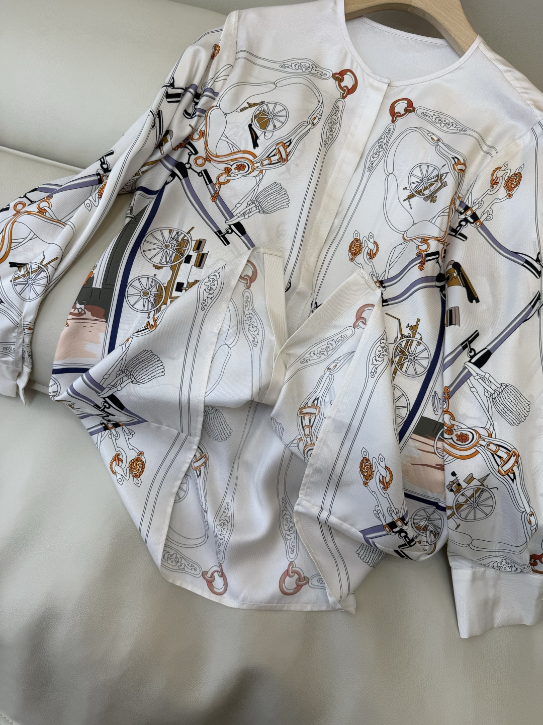 BS1162#新款衬衫。H 爱马仕 顶级版 100% 真丝 长袖衬衫 36/38/40/42