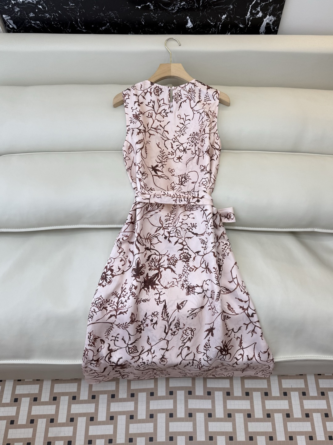 QD8089#新款连衣裙。LP顶级版 100% 真丝印花 无袖连衣裙 粉色 36/38/40/42