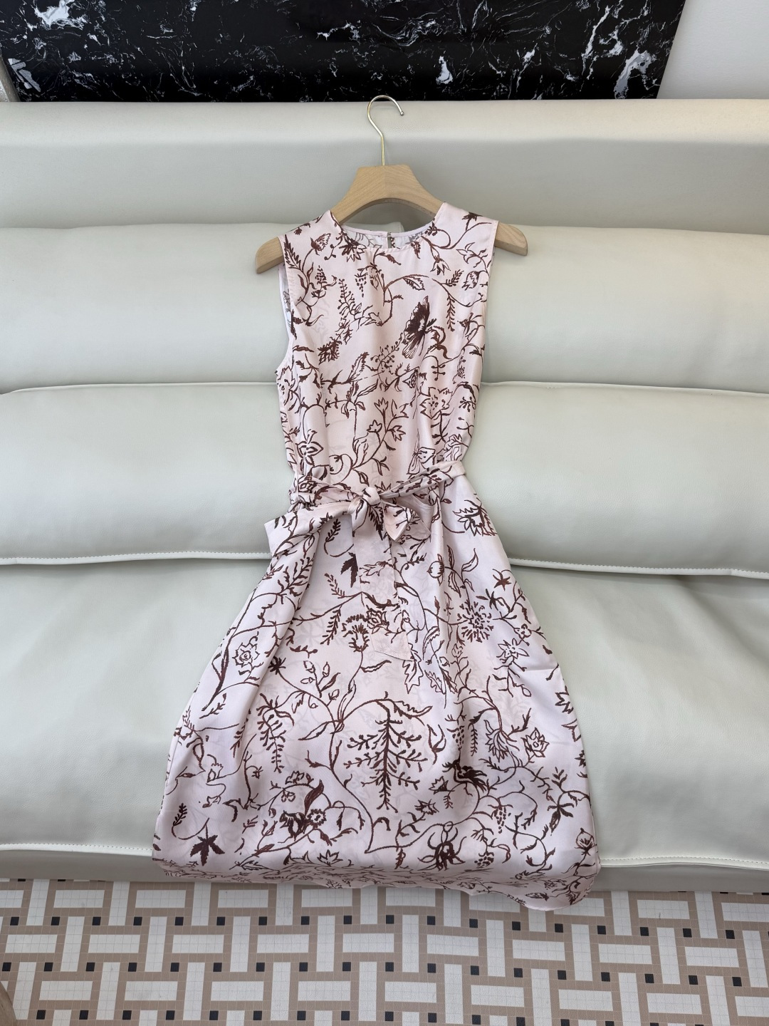 QD8089#新款连衣裙。LP顶级版 100% 真丝印花 无袖连衣裙 粉色 36/38/40/42