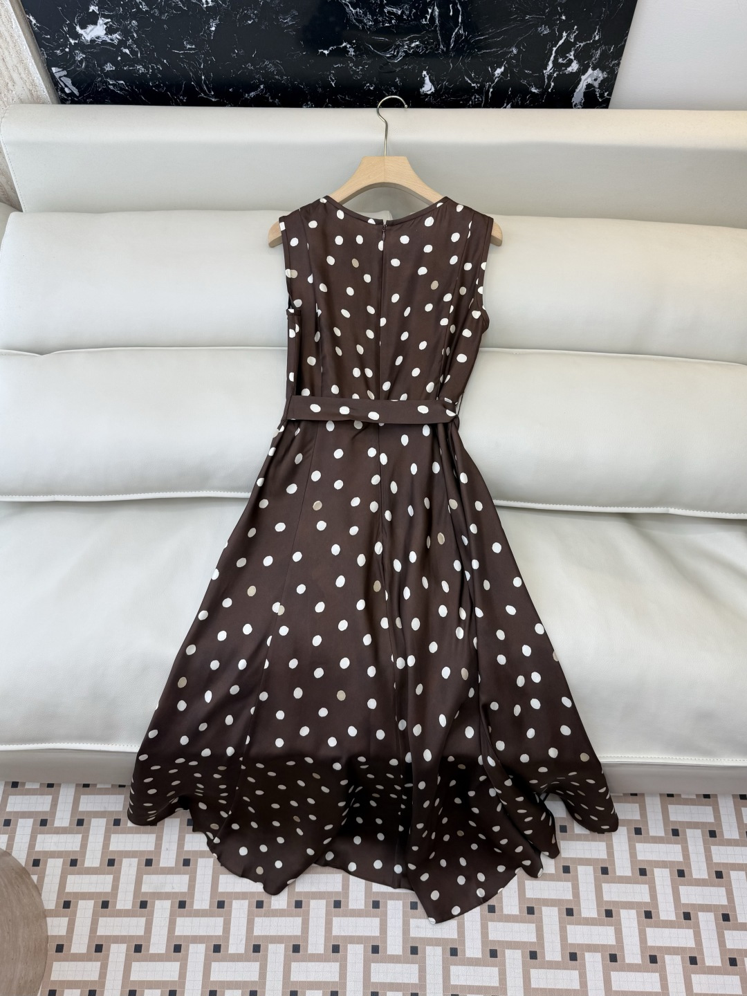 QD8093#新款连衣裙。Max mara 顶级版‼️100% 真丝印花 薄点 无袖连衣裙 咖色 SML