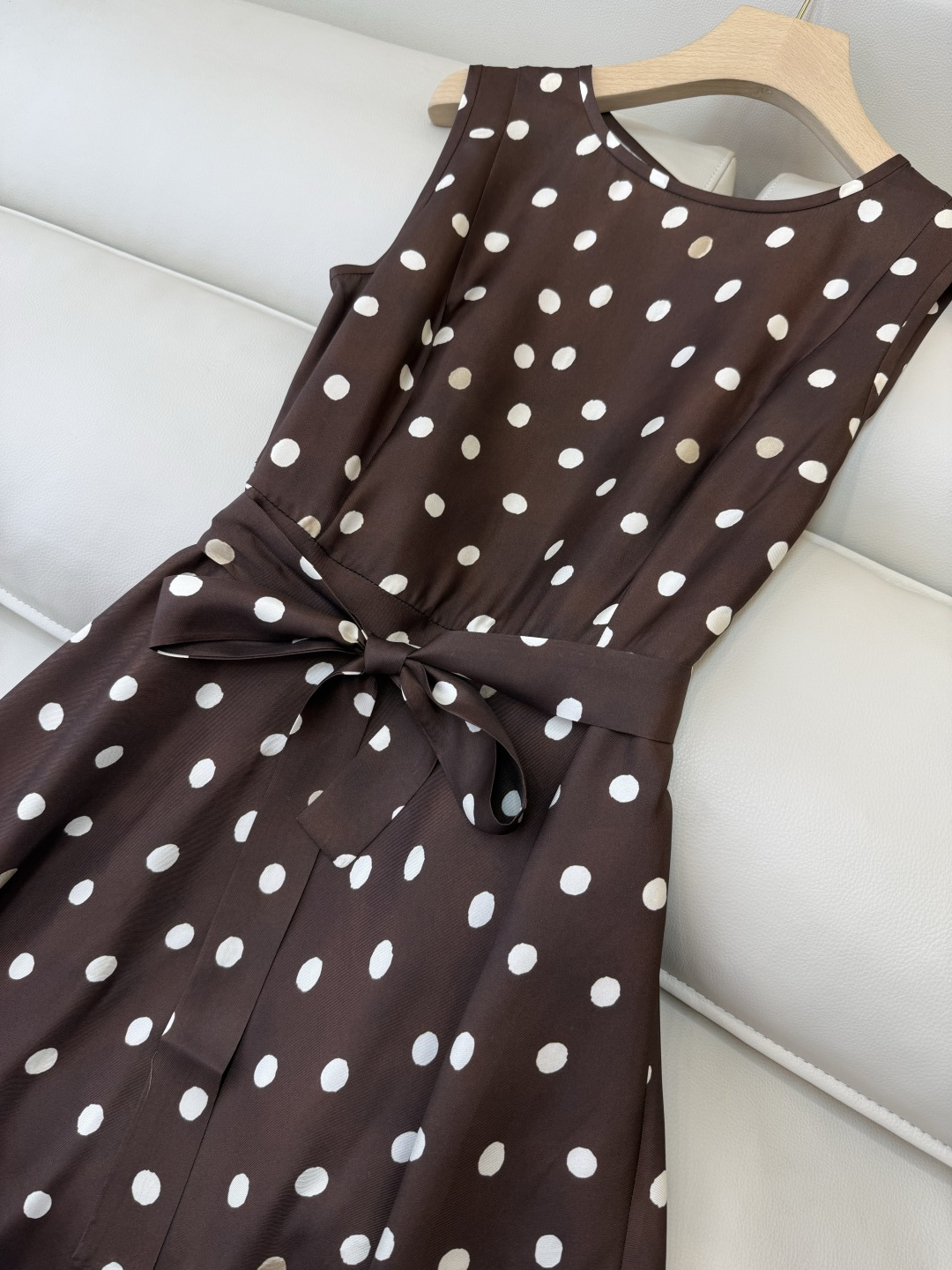 QD8093#新款连衣裙。Max mara 顶级版‼️100% 真丝印花 薄点 无袖连衣裙 咖色 SML