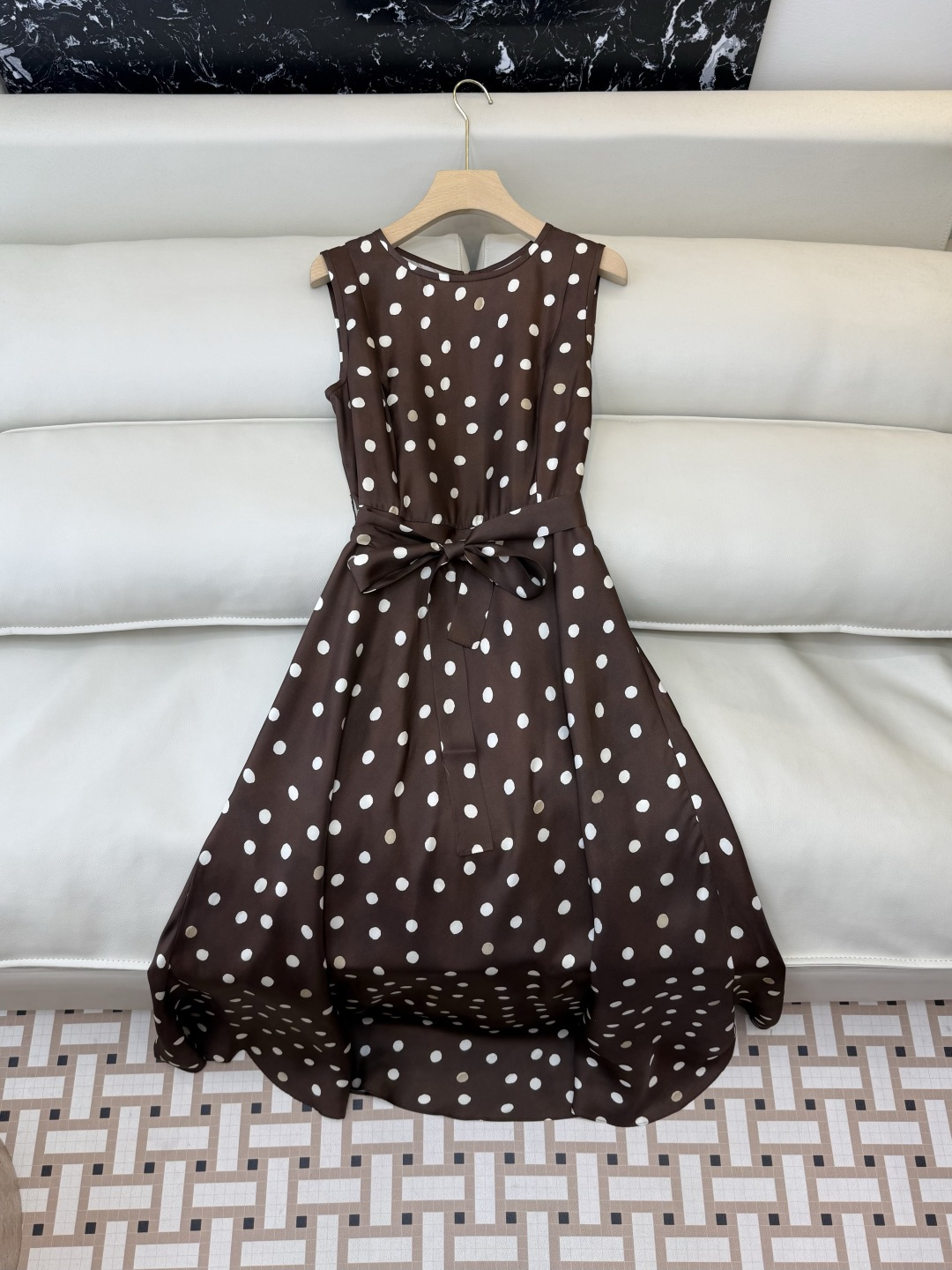 QD8093#新款连衣裙。Max mara 顶级版‼️100% 真丝印花 薄点 无袖连衣裙 咖色 SML