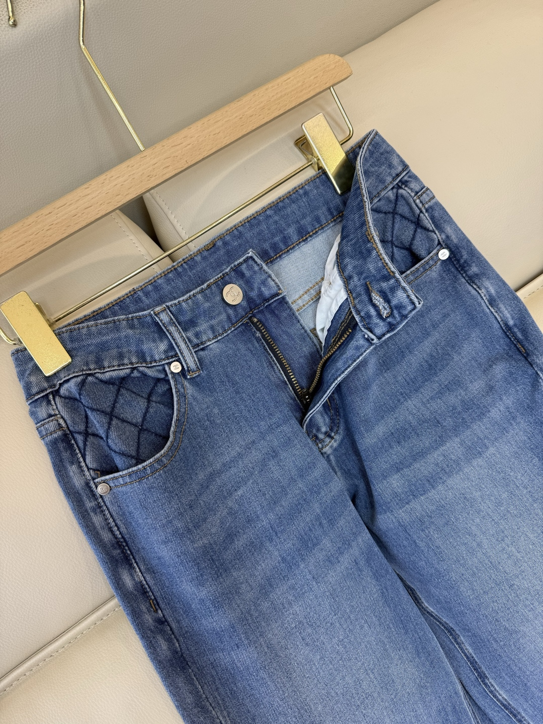 AW057#新款牛仔裤‼️小香 双C 牛仔长裤 白色 蓝色 26-30