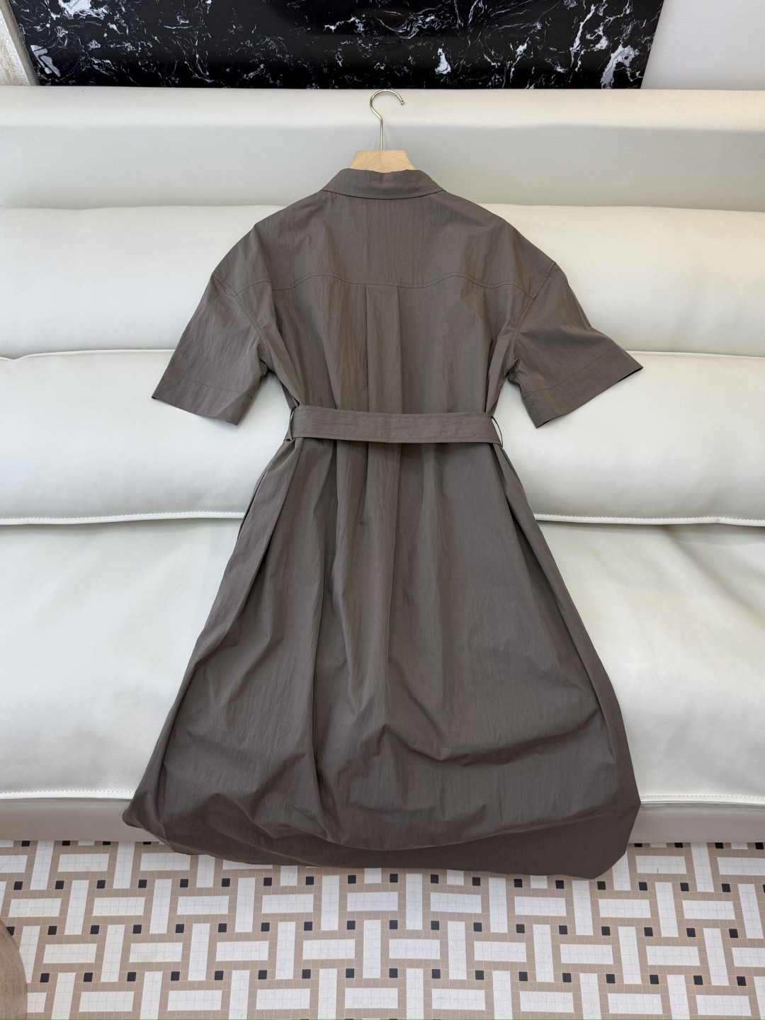 QGL048#新款连衣裙。BC 重工刺绣珠片花 中袖显瘦连衣裙 咖色 米杏色 SML