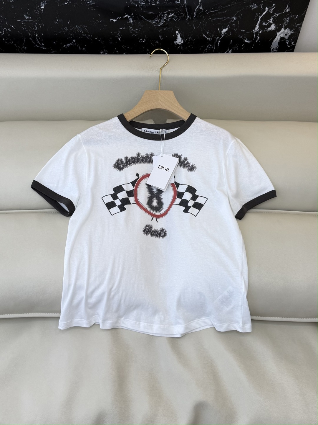 NO:785453,QG0200# New T-shirt is the highest version on the market. The girl will inspect the goods, trim the three marks on the thread, and send pictures and videos before delivery. If you want quality or service, please add me on WeChat. We will not accept urgent orders. Dior letter 8 printed short-sleeved T-shirt white SML, Dior-clothing, dior, dior, T-shirt, tees, t-shirt,19860909QG0200#新款T恤特市面最高版本小妹验货、修剪线头上三标、发货可发图及拍视频,要品质要服务的加我微信,不接急单. Dior 字母8 印花 短袖T恤 白色 SML,迪奥-服装,dior,dior,T-shirt,tees，t-shirt,,Women's clothing