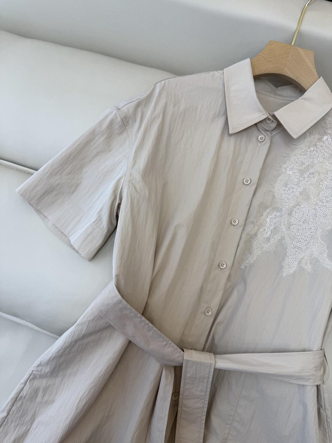 QGL048#新款连衣裙。BC 重工刺绣珠片花 中袖显瘦连衣裙 咖色 米杏色 SML