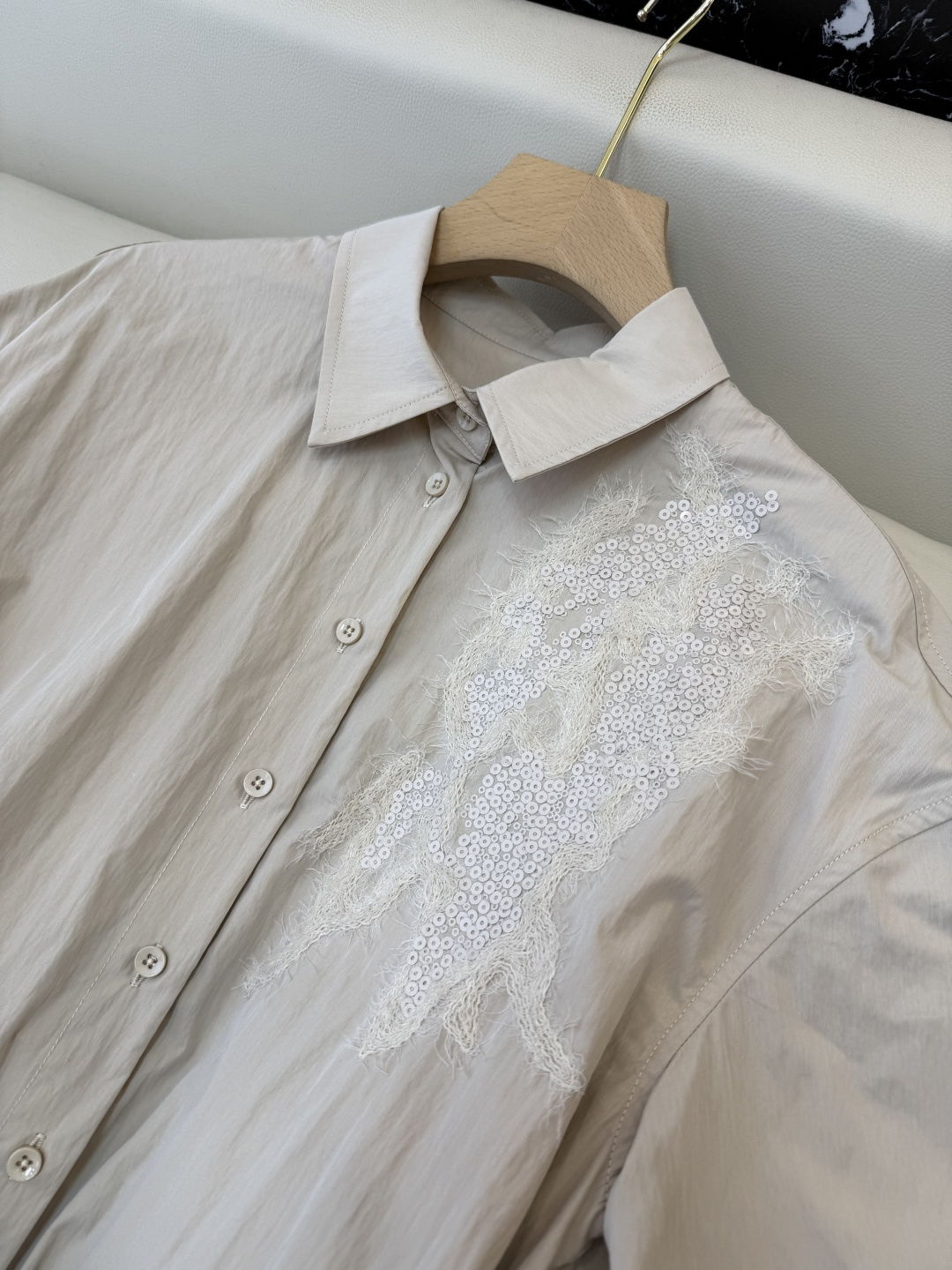 QGL048#新款连衣裙。BC 重工刺绣珠片花 中袖显瘦连衣裙 咖色 米杏色 SML