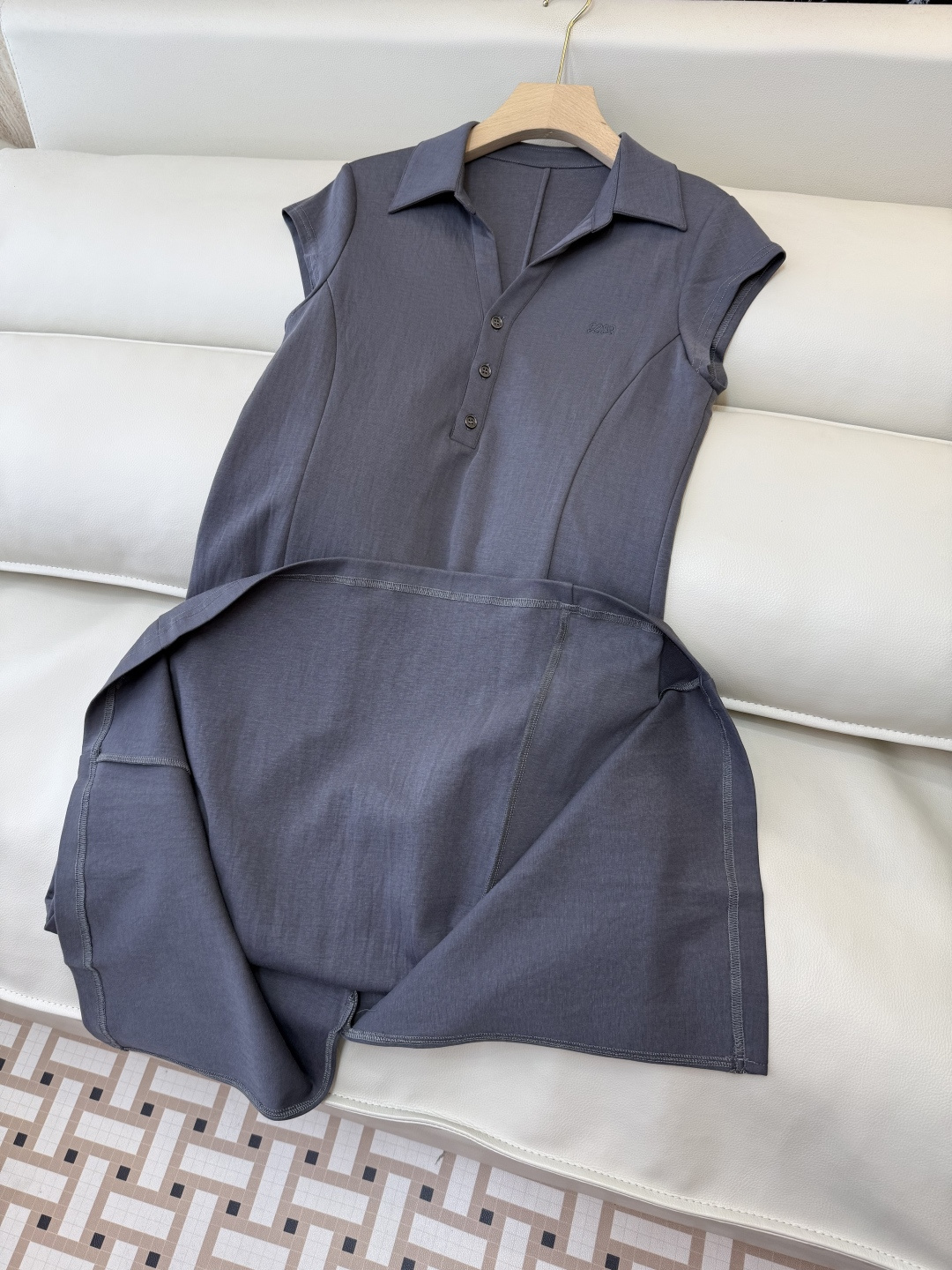 YZ010#新款连衣裙‼️L* 绣花短袖连衣裙 黑色 灰色 SMLXL