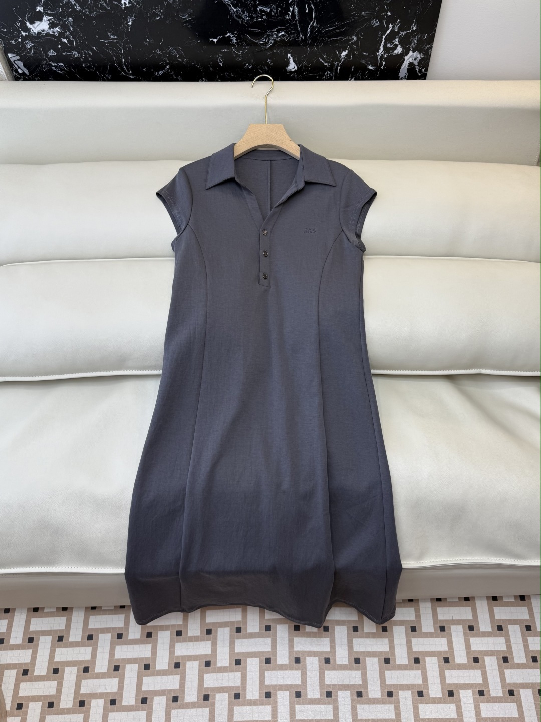 YZ010#新款连衣裙‼️L* 绣花短袖连衣裙 黑色 灰色 SMLXL