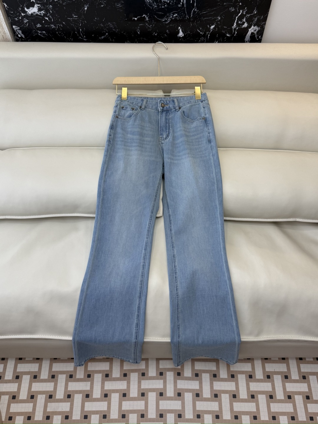 AW061#新款牛仔裤‼️Lv 老花绣花 牛仔长裤 深蓝色 浅蓝色 26-30