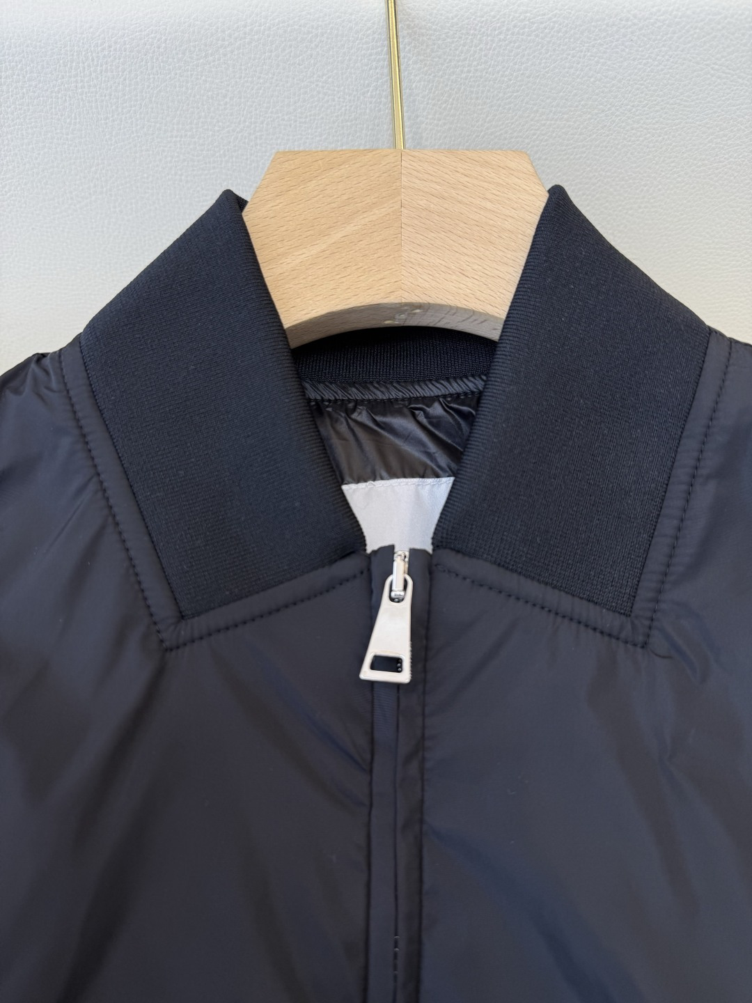 M2144#新款外套。Mon蒙口 抽绳设计 荷叶裙摆 长袖拉链款夹克外套 黑色 藏青色 杏色 焦糖色 1