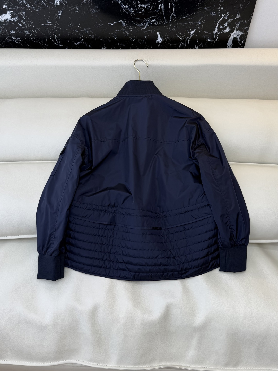 M2144#新款外套。Mon蒙口 抽绳设计 荷叶裙摆 长袖拉链款夹克外套 黑色 藏青色 杏色 焦糖色 1