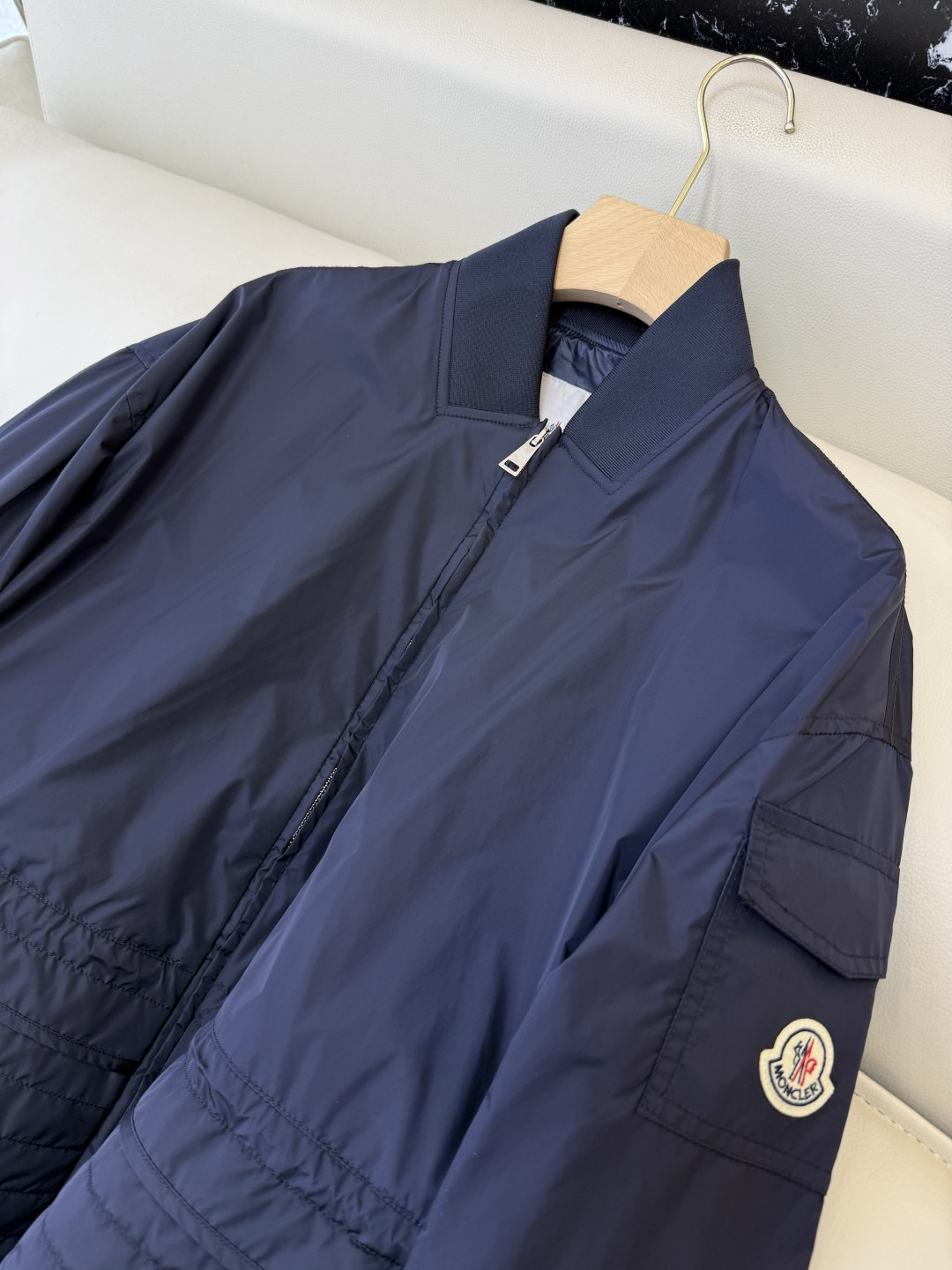 M2144#新款外套。Mon蒙口 抽绳设计 荷叶裙摆 长袖拉链款夹克外套 黑色 藏青色 杏色 焦糖色 1