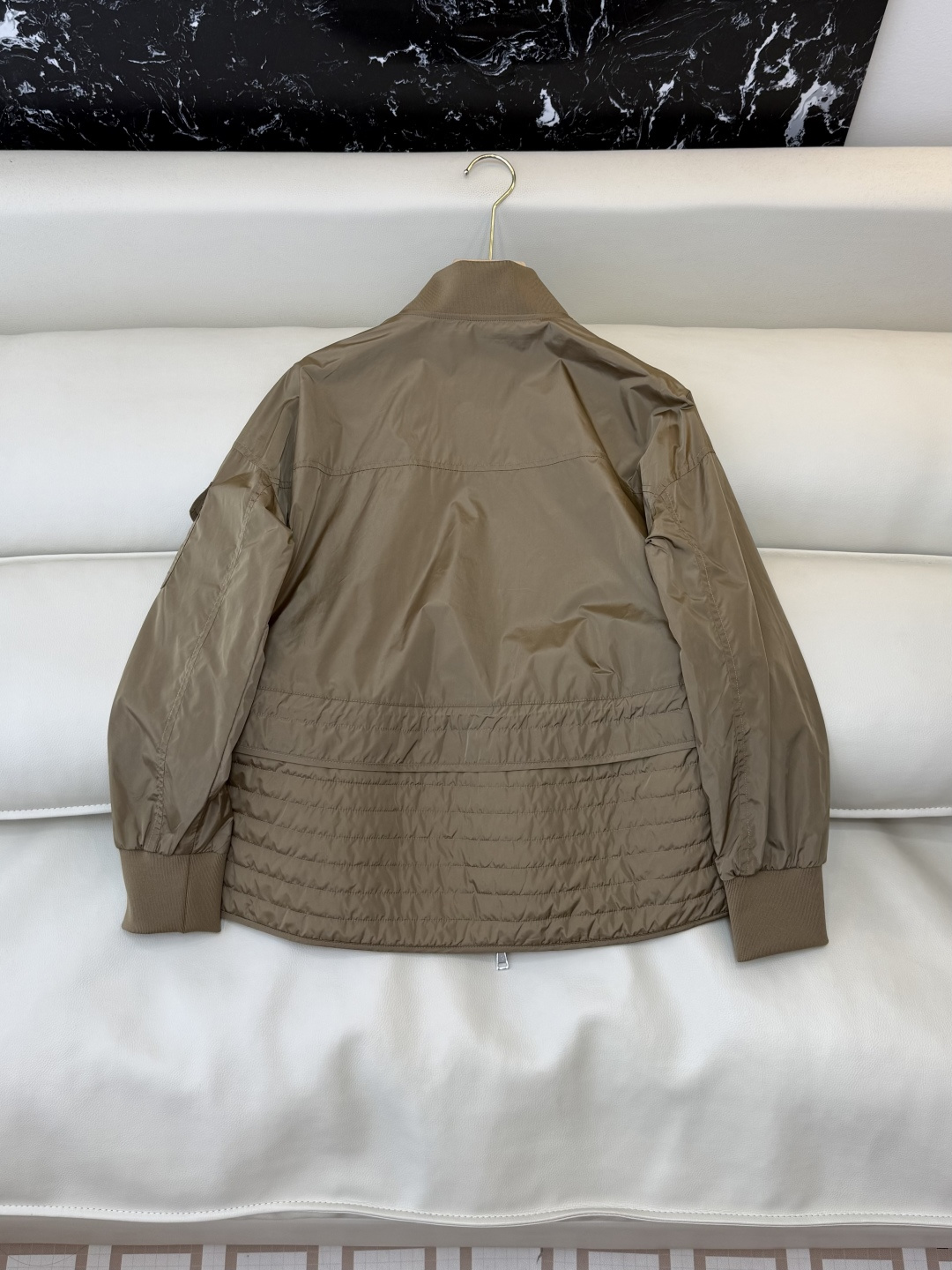 M2144#新款外套。Mon蒙口 抽绳设计 荷叶裙摆 长袖拉链款夹克外套 黑色 藏青色 军绿色 1/2/